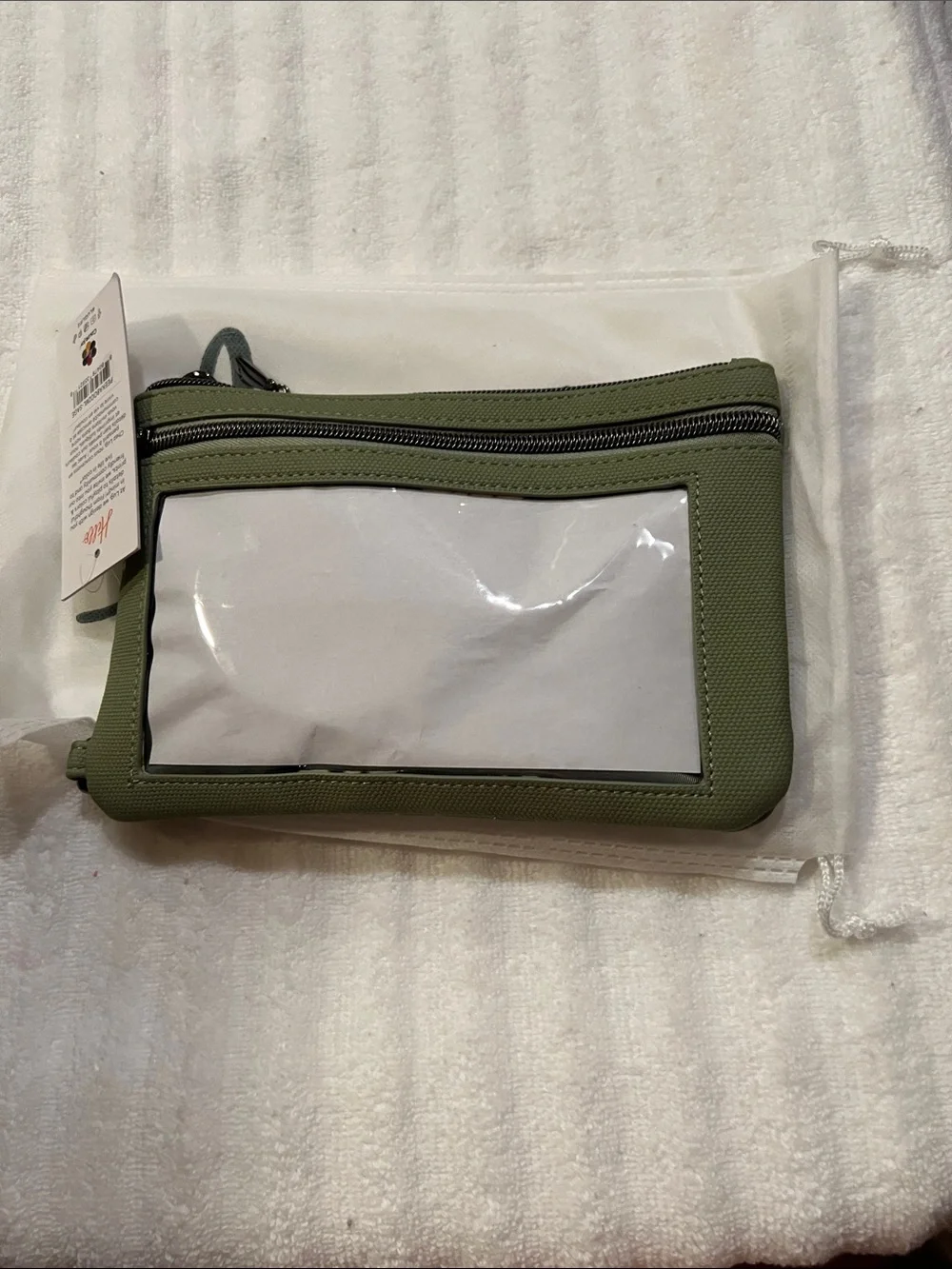 Lug Peekaboo 2 Matte Luxe Wristlet in Sage NWT